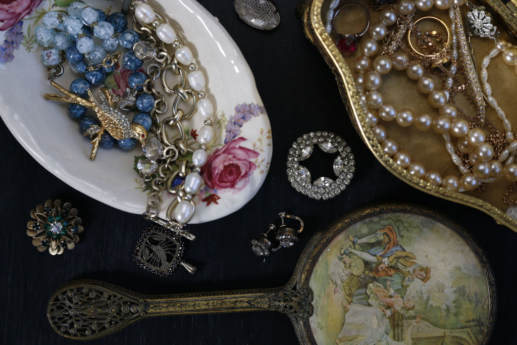 Antique jewellery making online