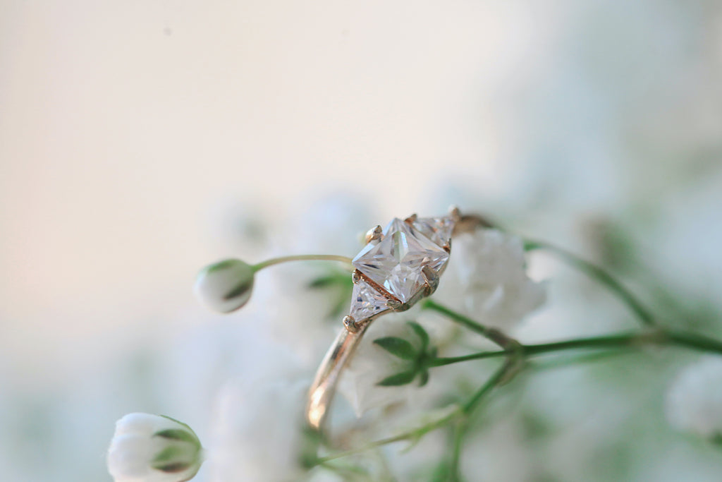 How to Sell an Engagement Ring With Success