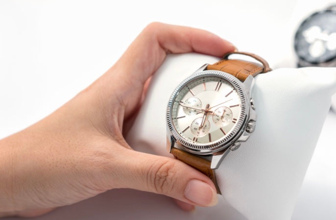 How to Sell Luxury Watches Safely and for the Best Price