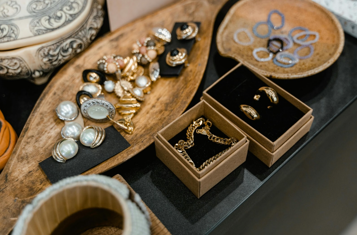 A Guide to Selling Gold | National Rarities | Estate Buyers