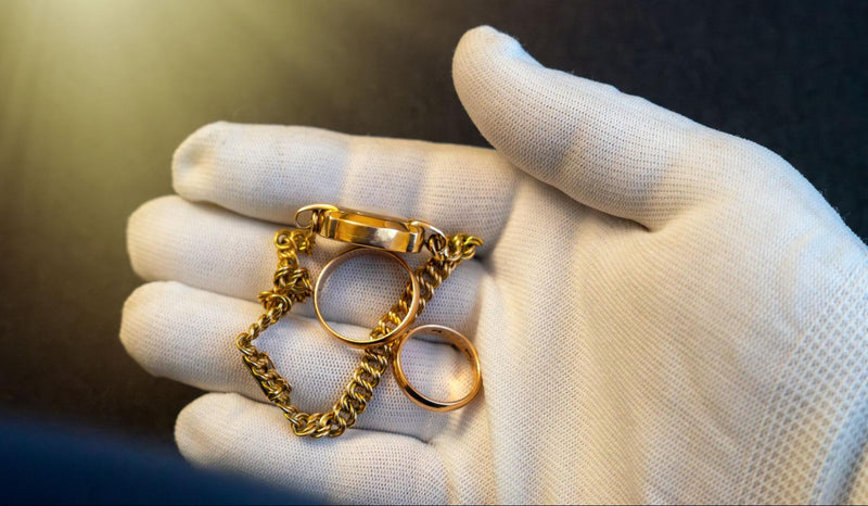 Gold Selling Guide: Understanding Gold Value, Purity, Pricing & Market Timing