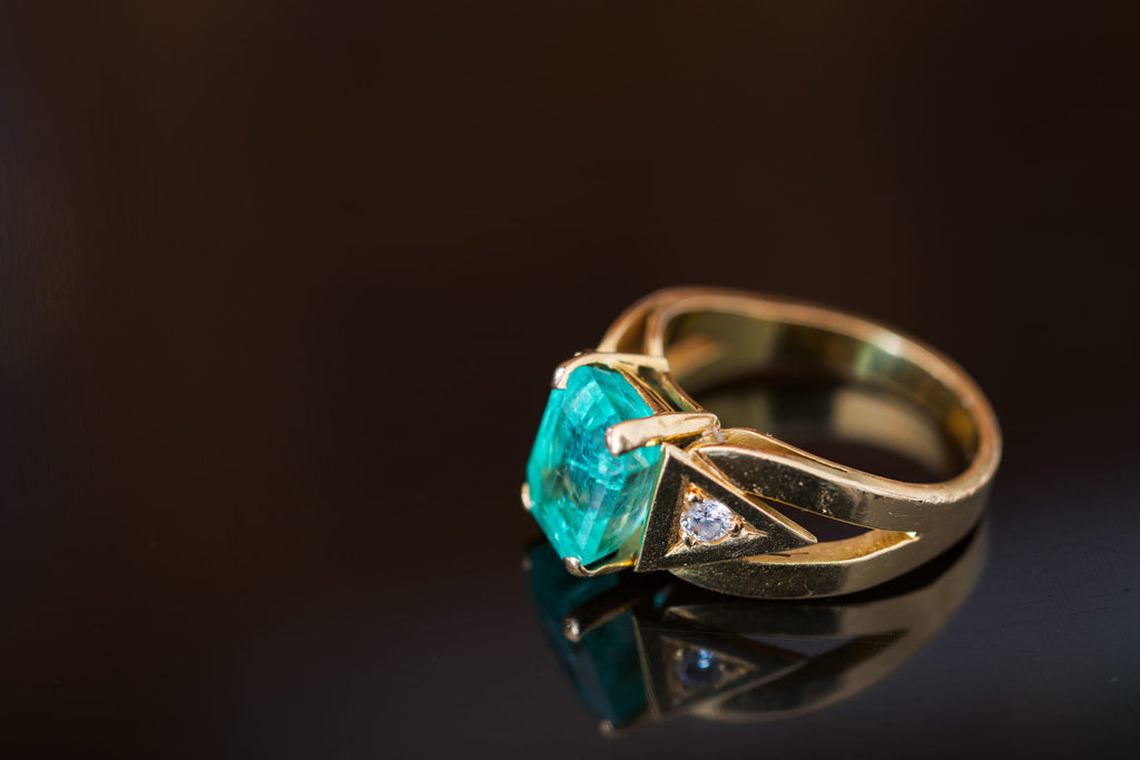 Gold Emerald Ring with Inset Diamonds