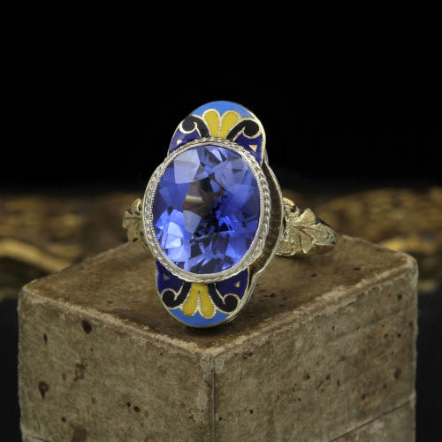 Vintage Gold Ring with Oval-Cut Tanzanite