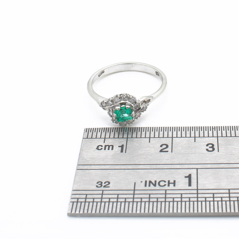 Vintage 18K White Gold Square Step Cut Emerald Diamond Size 7 Ring