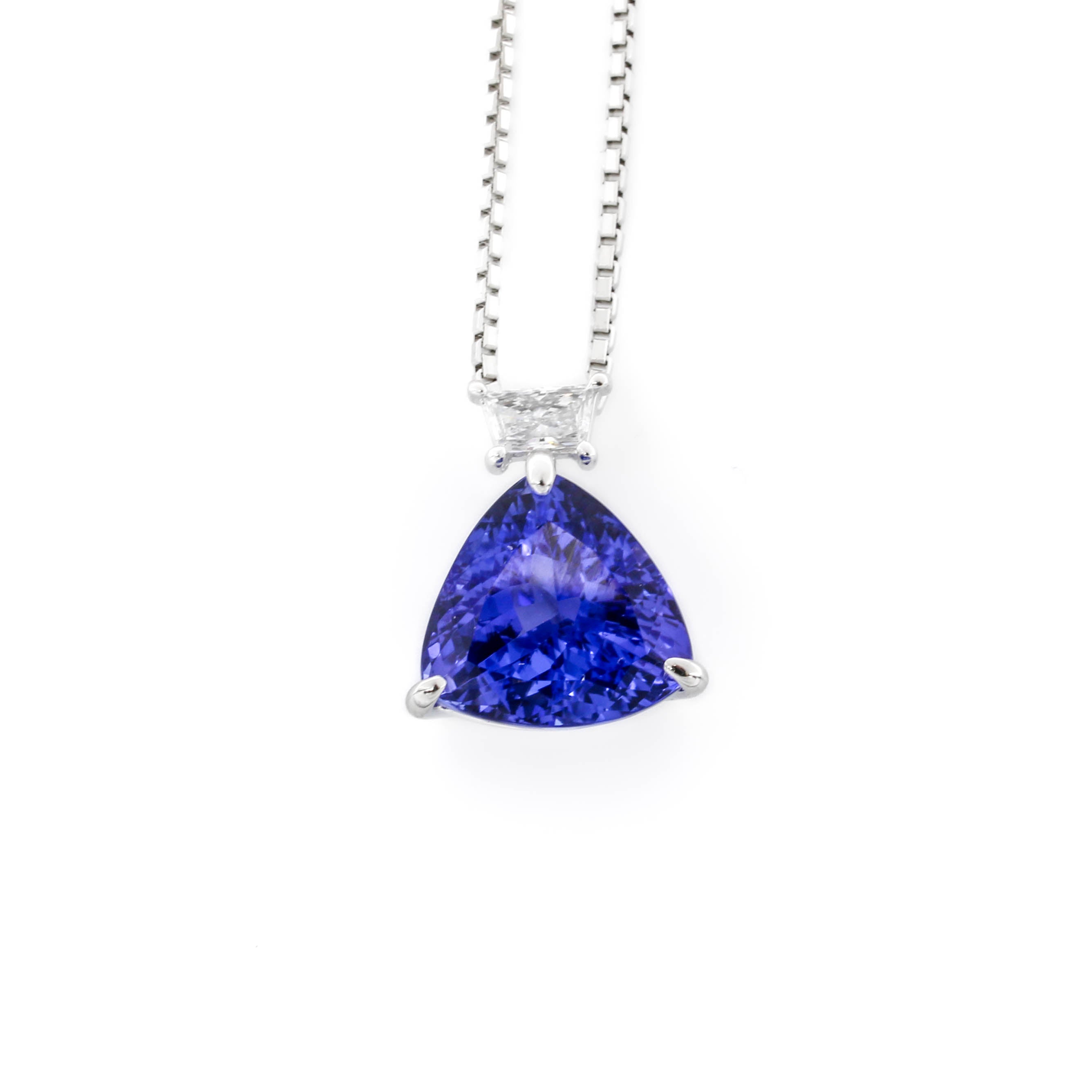TOP TOP TOP !! SAPHIR POURPRE DE TANZANIE : 4.8 mm x 4 mm ★★ p429.187T TOP TOP TOP !! SAPHIR POURPRE DE TANZANIE : 4.8 mm x 4 mm ★★ p429.187T